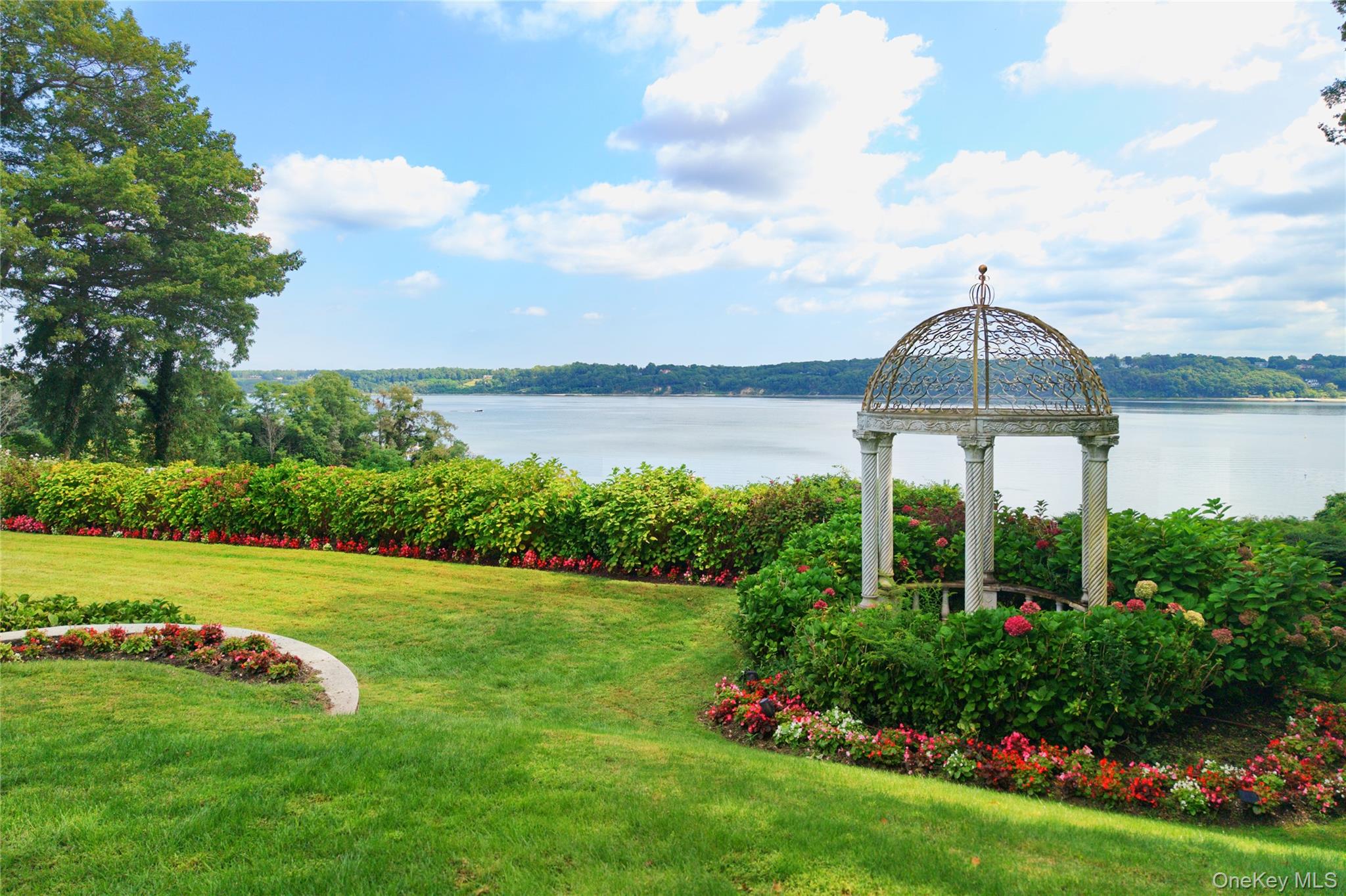 26 Tennis Court Road, Oyster Bay, NY 11771