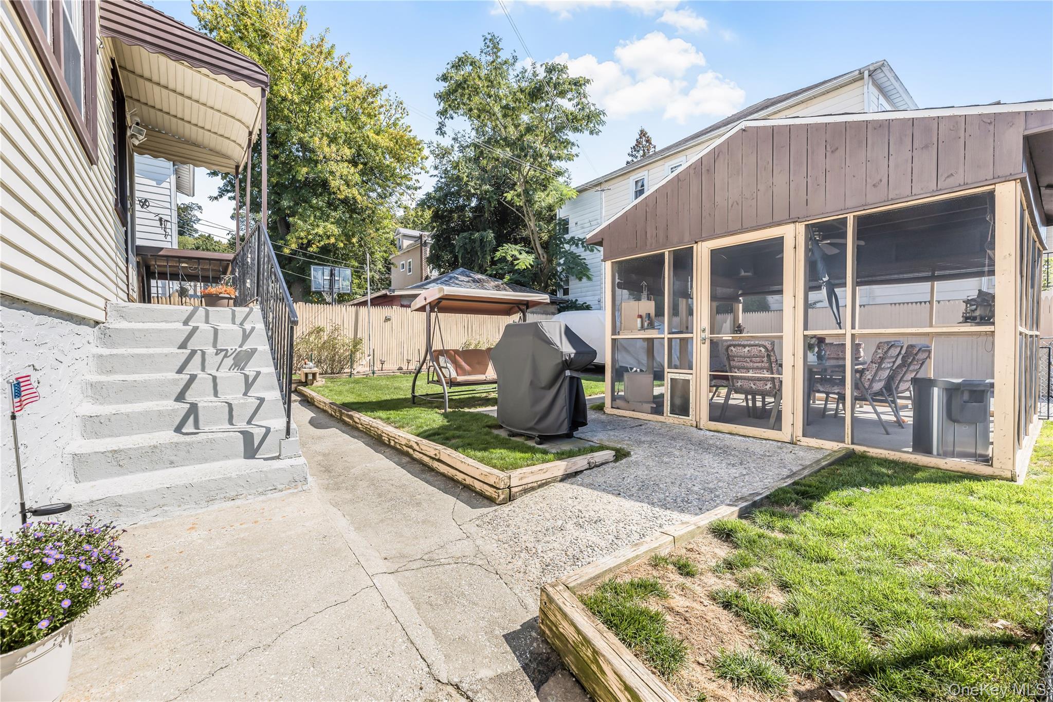 284 AKA 11 Tompkins Avenue, Yonkers, NY 10710