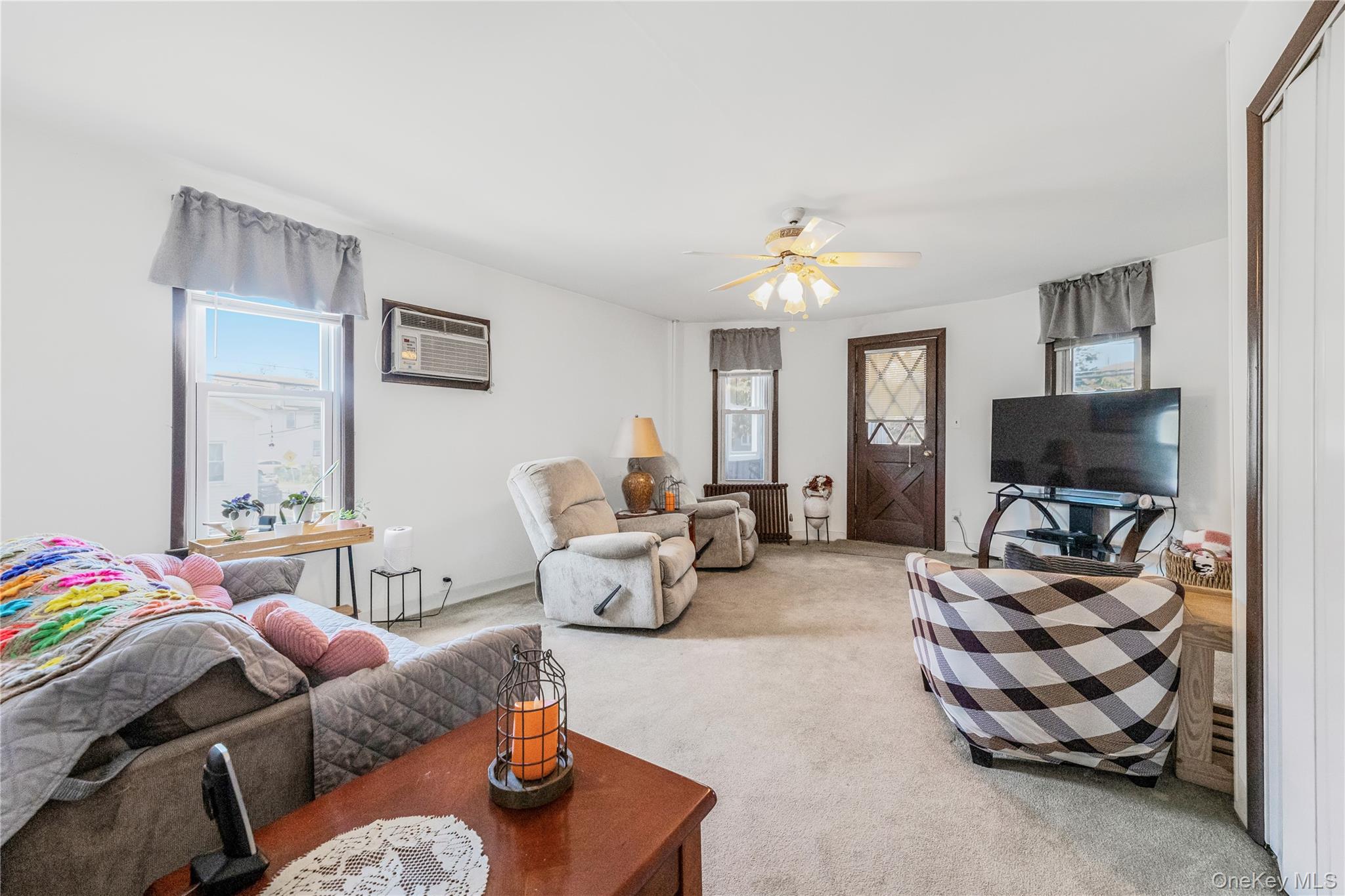 284 AKA 11 Tompkins Avenue, Yonkers, NY 10710