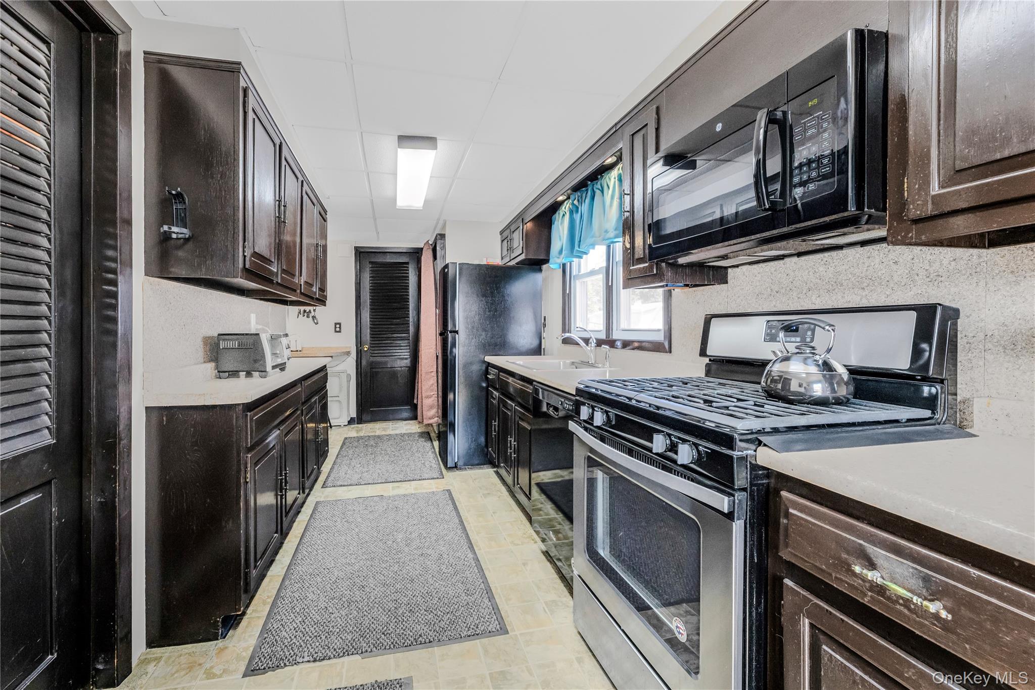 284 AKA 11 Tompkins Avenue, Yonkers, NY 10710