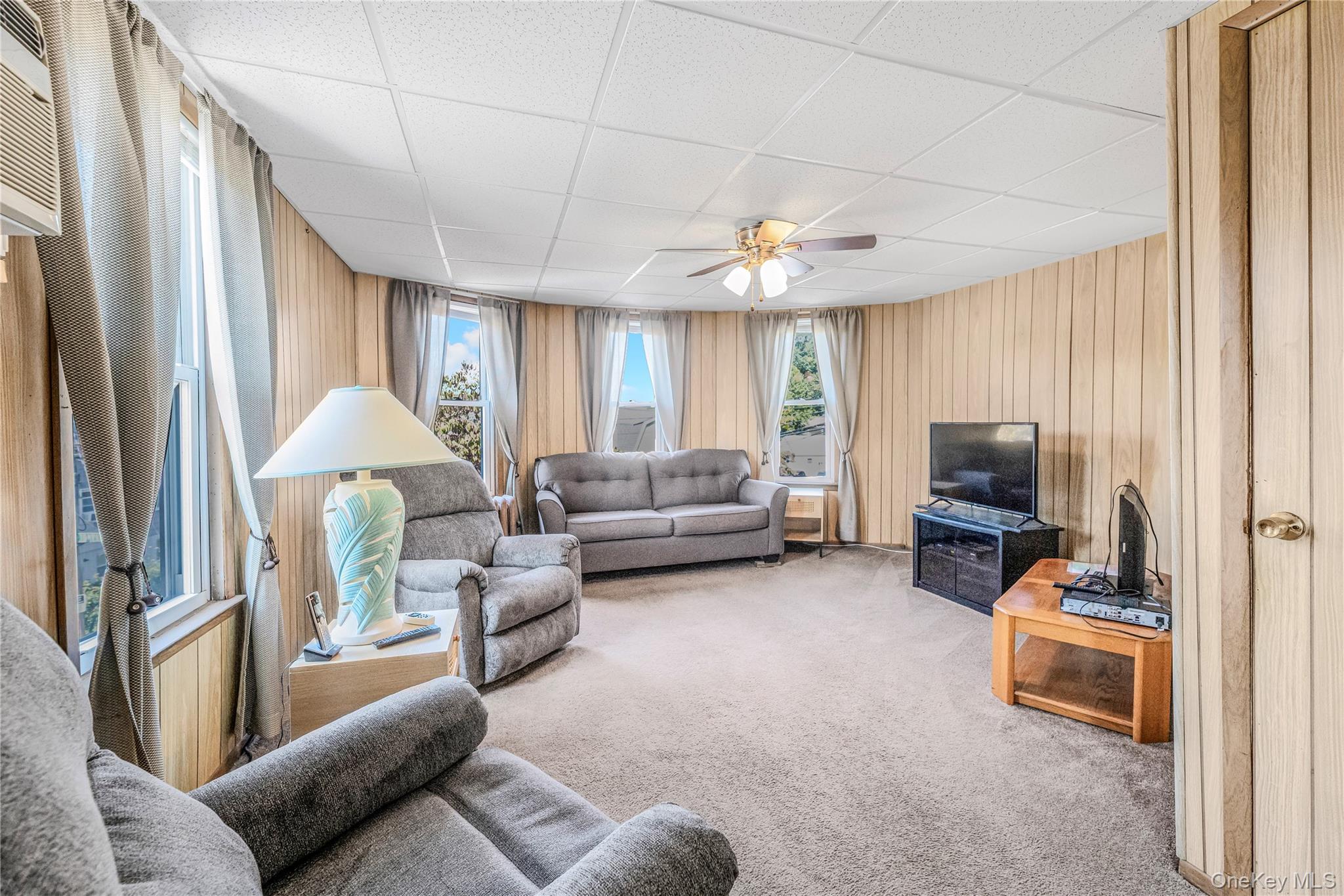 284 AKA 11 Tompkins Avenue, Yonkers, NY 10710