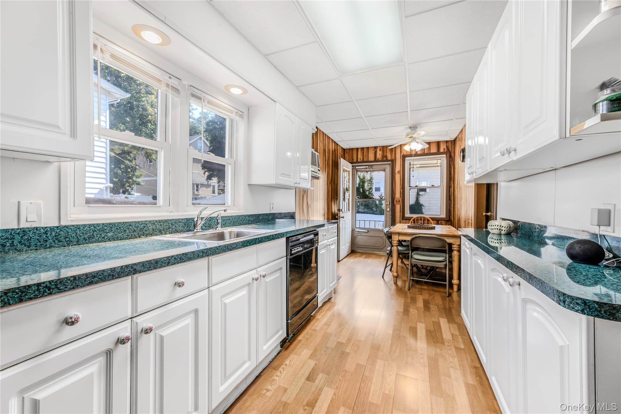 284 AKA 11 Tompkins Avenue, Yonkers, NY 10710