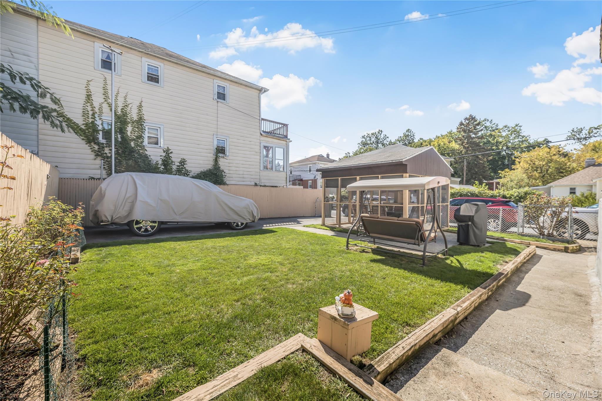 284 AKA 11 Tompkins Avenue, Yonkers, NY 10710