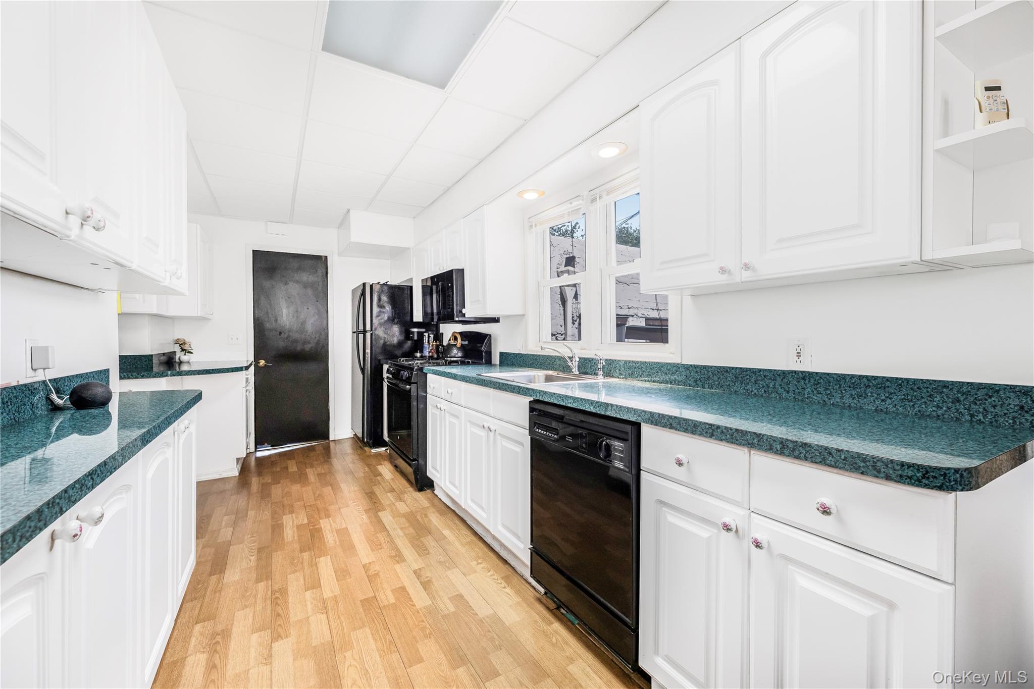 284 AKA 11 Tompkins Avenue, Yonkers, NY 10710