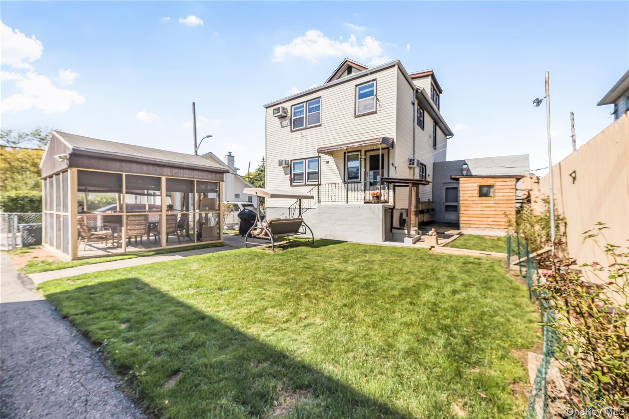 284 AKA 11 Tompkins Avenue, Yonkers, NY 10710