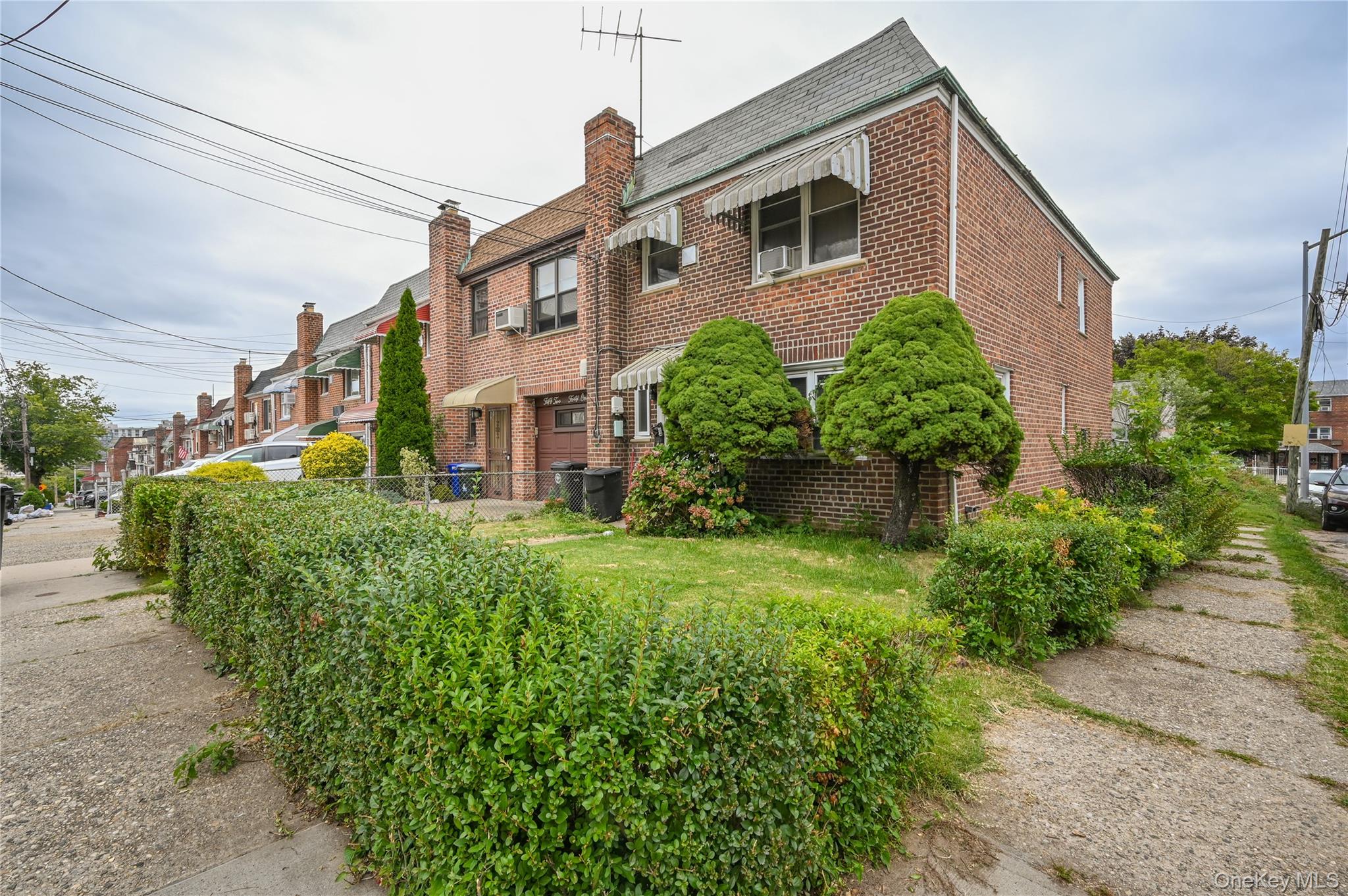 5243 69th Place, Maspeth, NY 11378