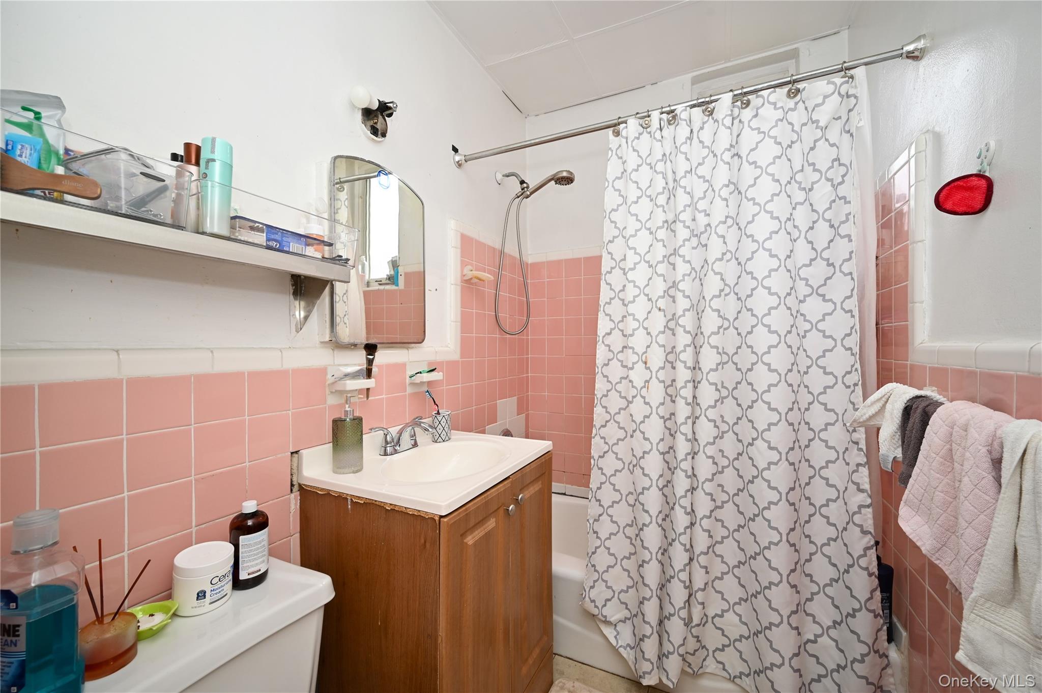 5243 69th Place, Maspeth, NY 11378