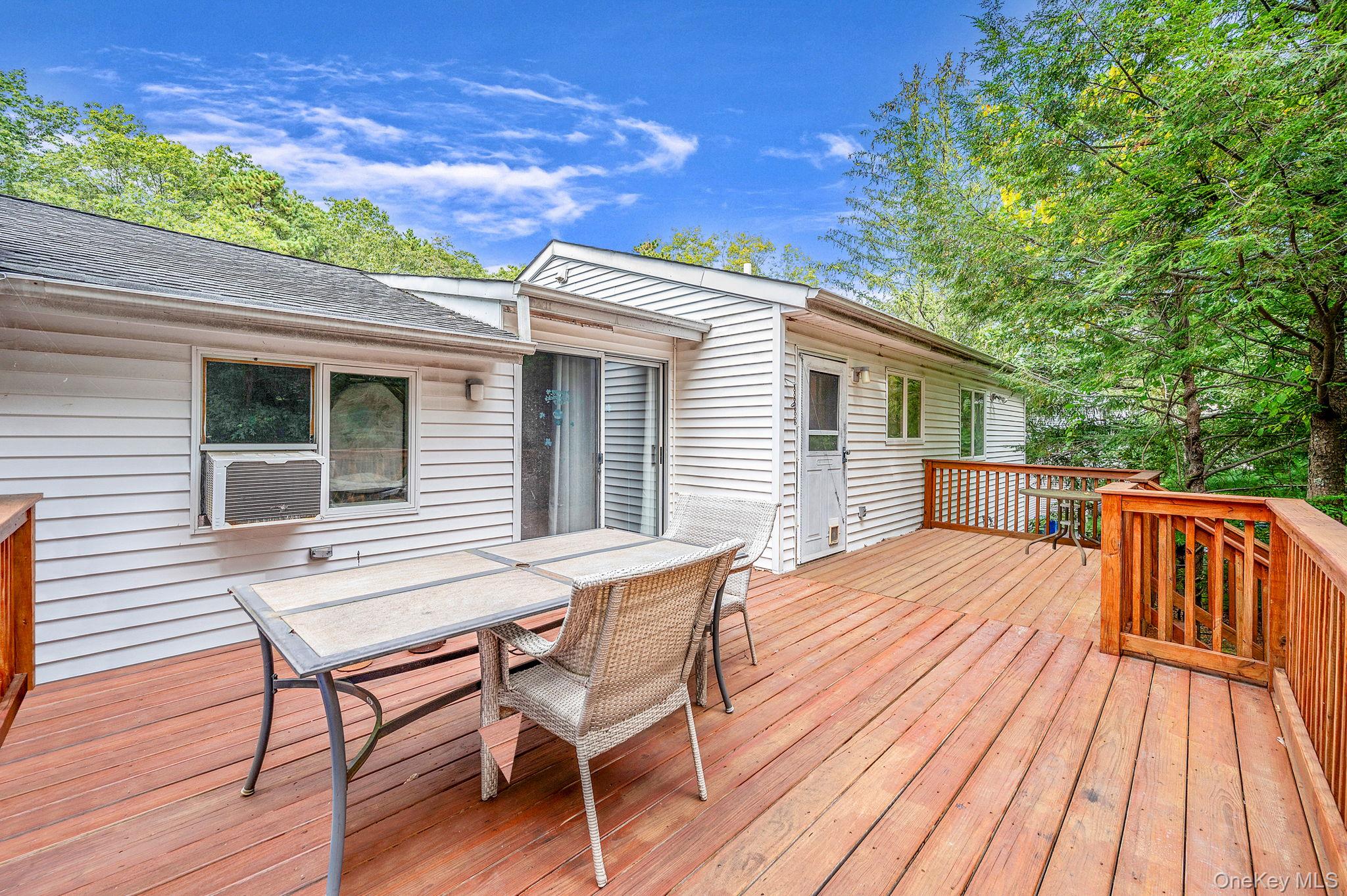 56 McArthur Lane, Smithtown, NY 11787