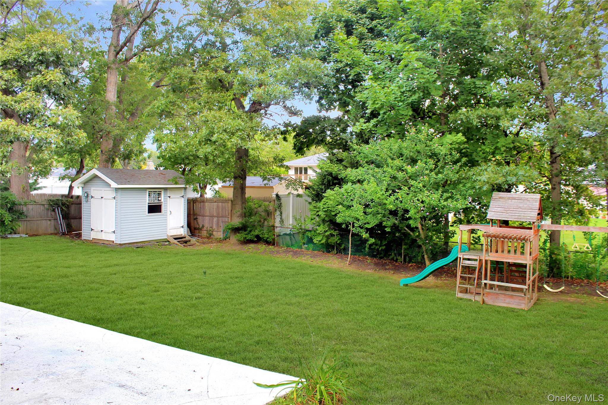 1141 Waverly Avenue, Farmingville, NY 11738