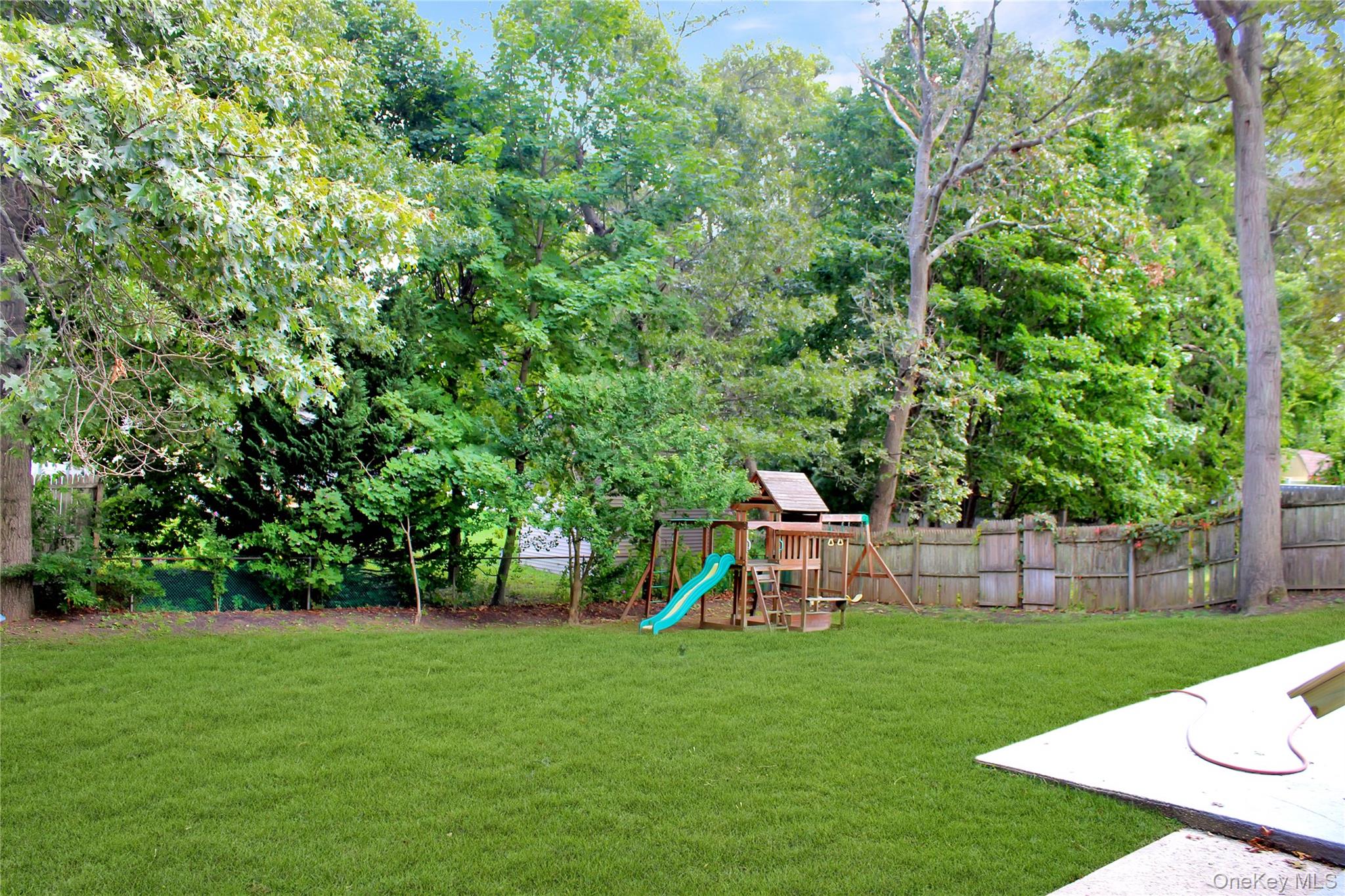 1141 Waverly Avenue, Farmingville, NY 11738