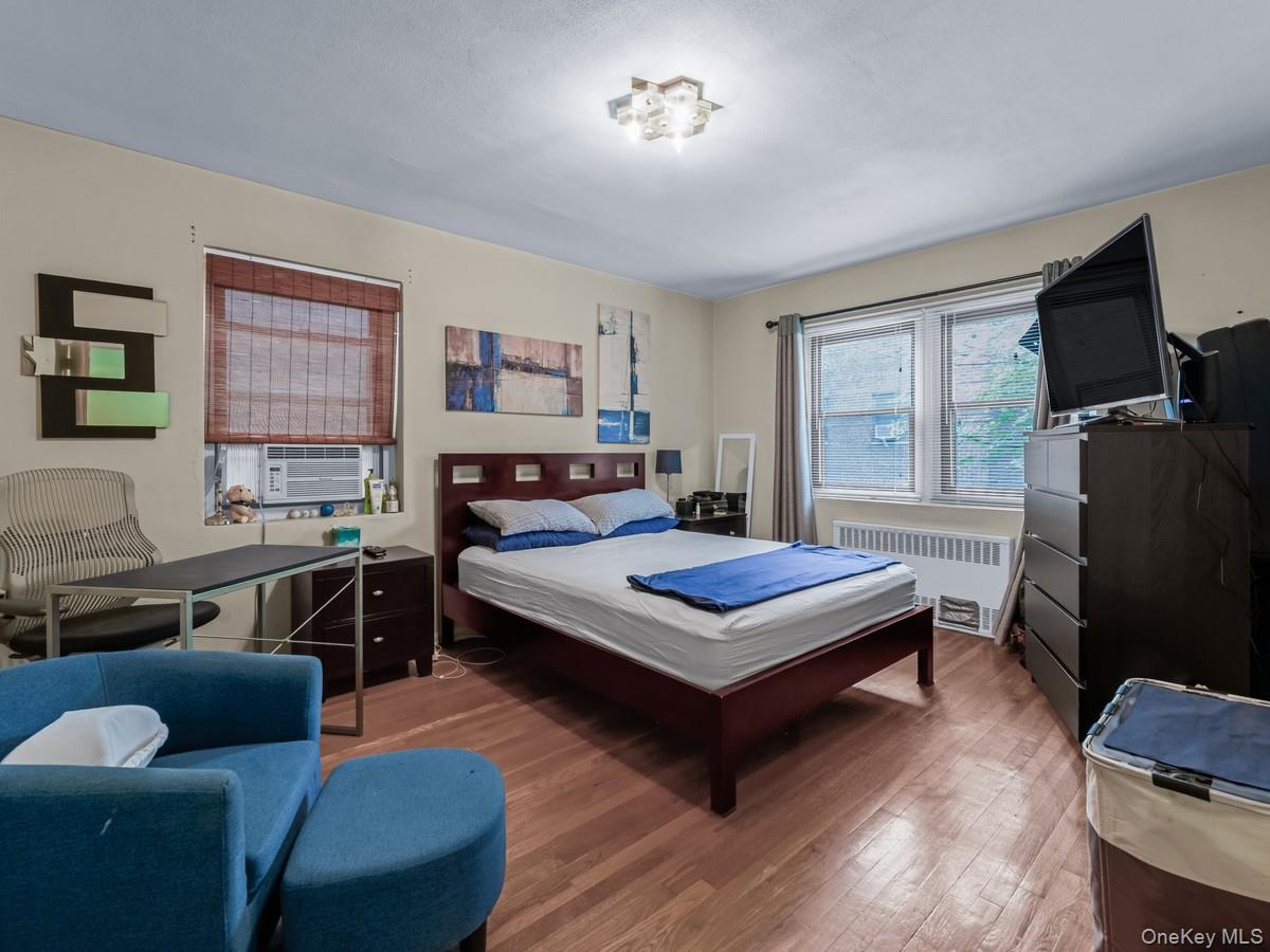 118-66 Metropolitan # 5F, Kew Gardens, NY 11415