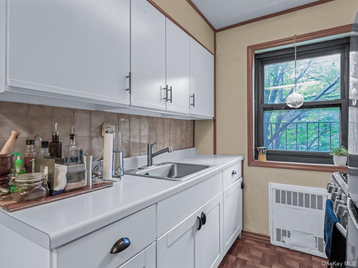 118-66 Metropolitan # 5F, Kew Gardens, NY 11415