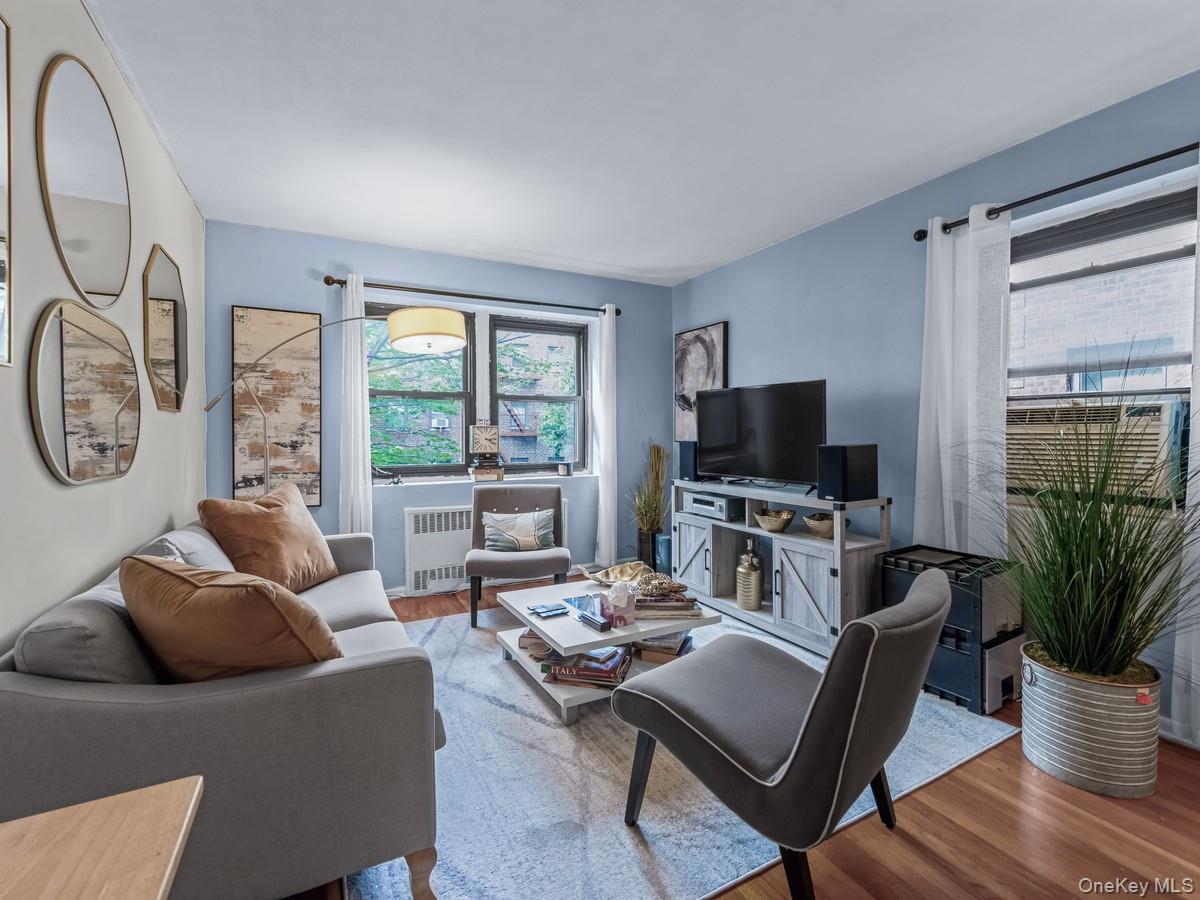 118-66 Metropolitan # 5F, Kew Gardens, NY 11415