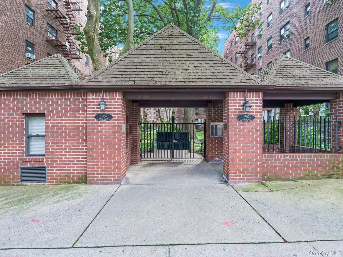 118-66 Metropolitan # 5F, Kew Gardens, NY 11415