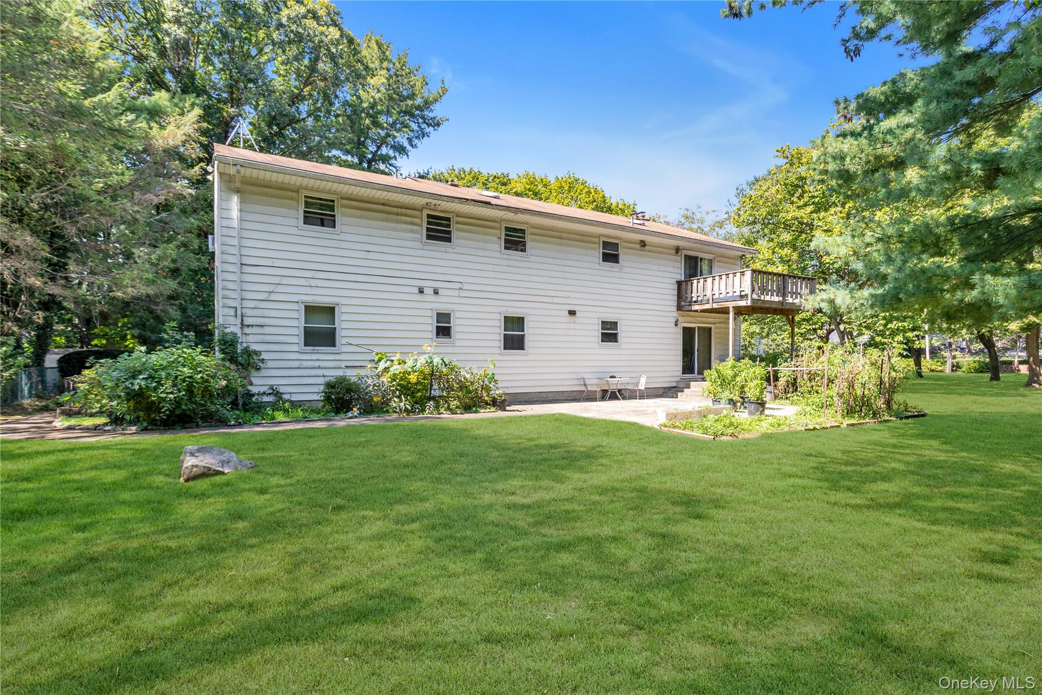 270 Frost Pond Road, Old Brookville, NY 11545