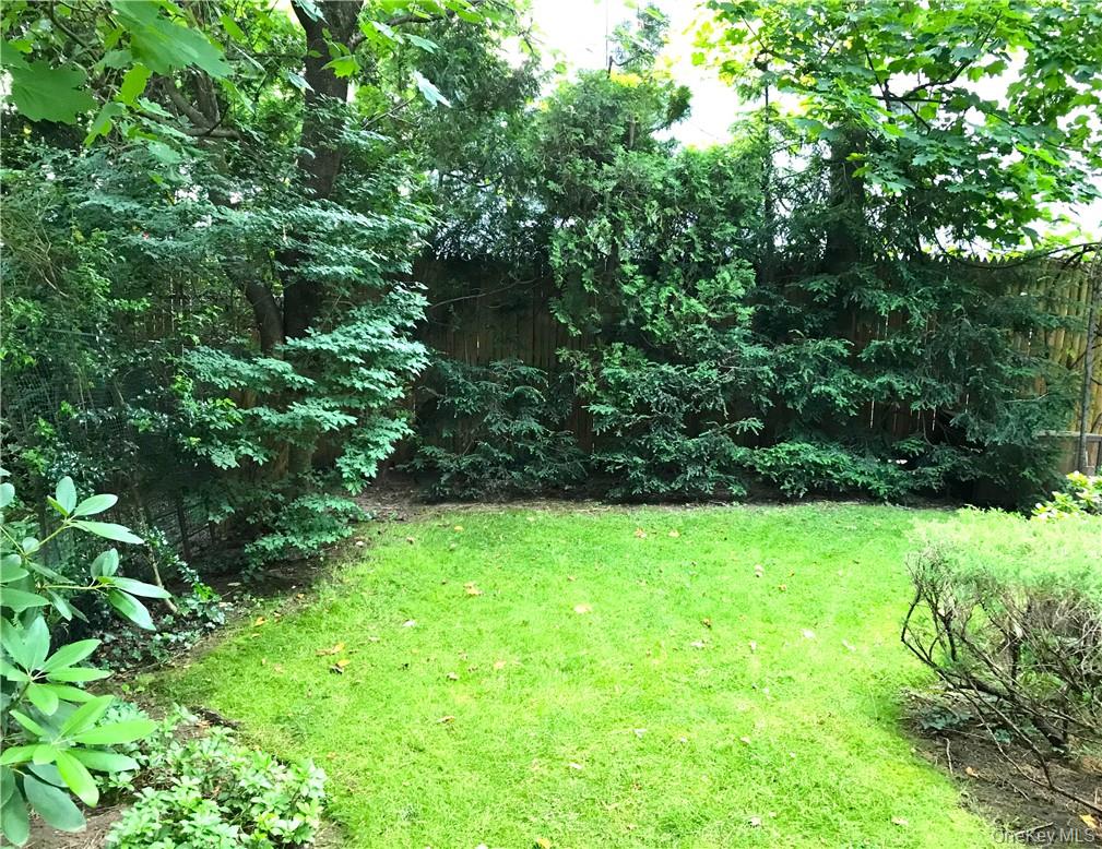 130 E Cedar Street, Fleetwood, NY 10552