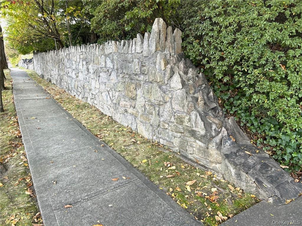 130 E Cedar Street, Fleetwood, NY 10552