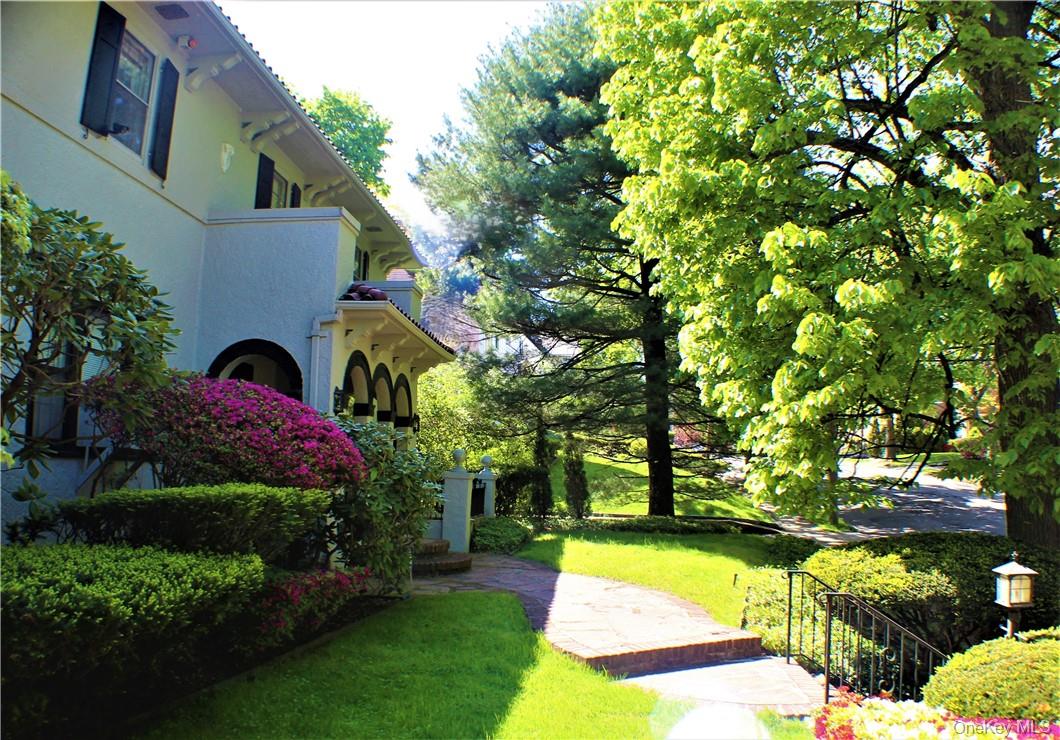 130 E Cedar Street, Fleetwood, NY 10552