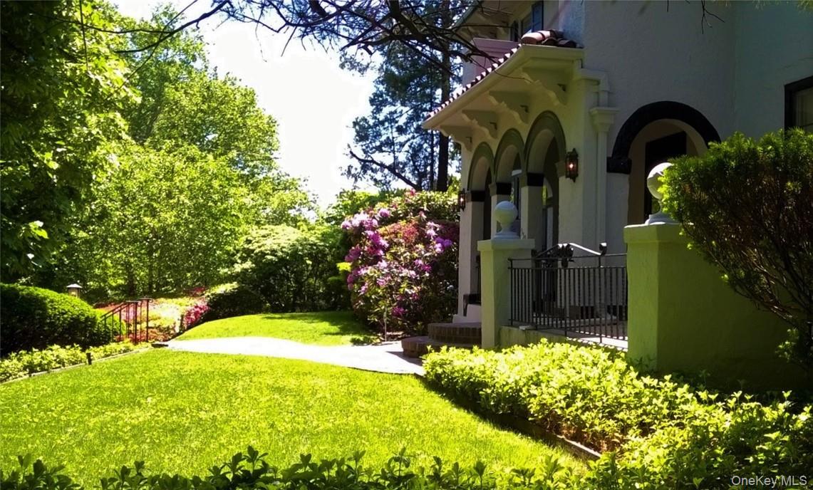 130 E Cedar Street, Fleetwood, NY 10552