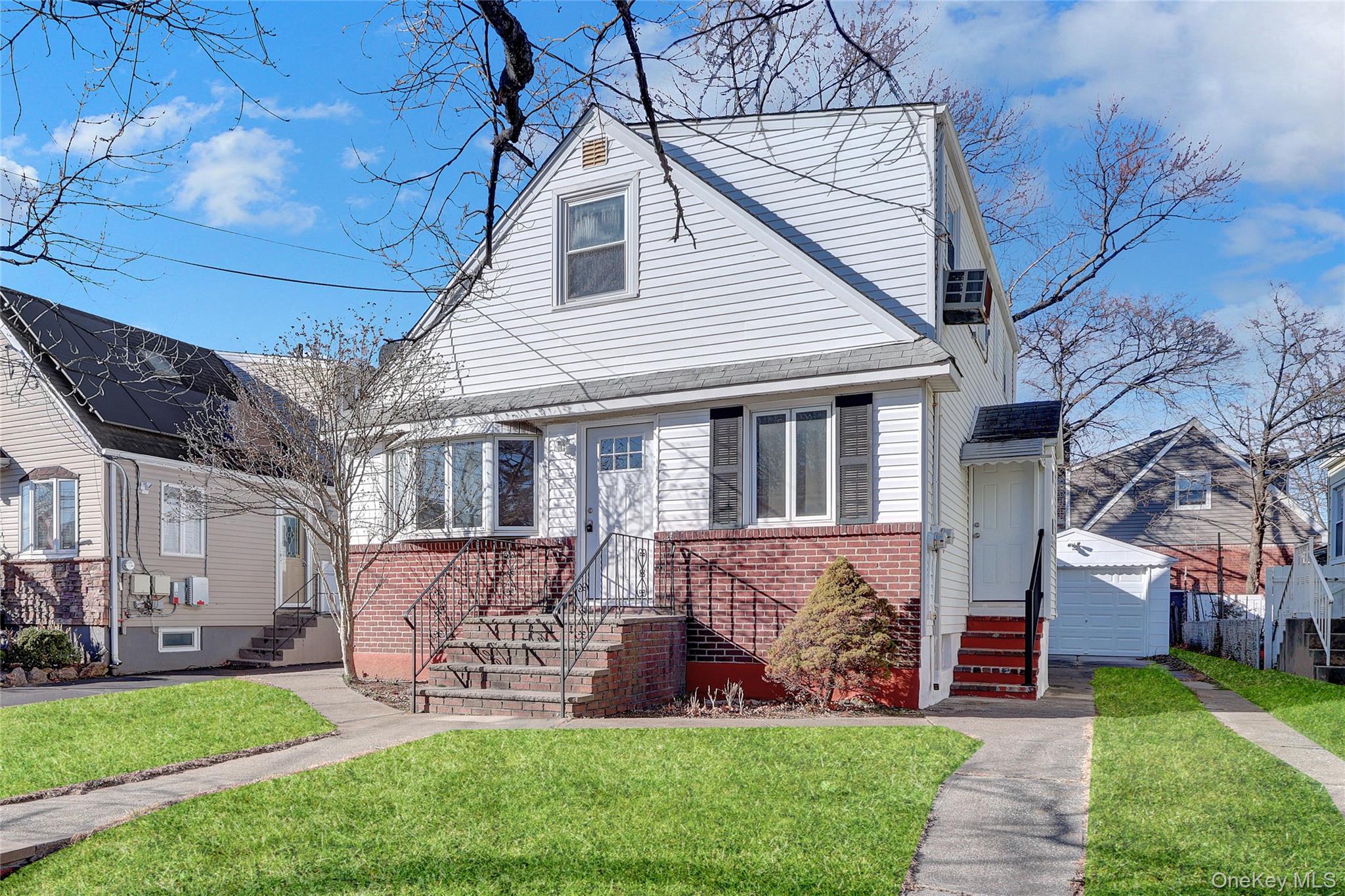 140 Arlington Avenue, Valley Stream, NY 11580