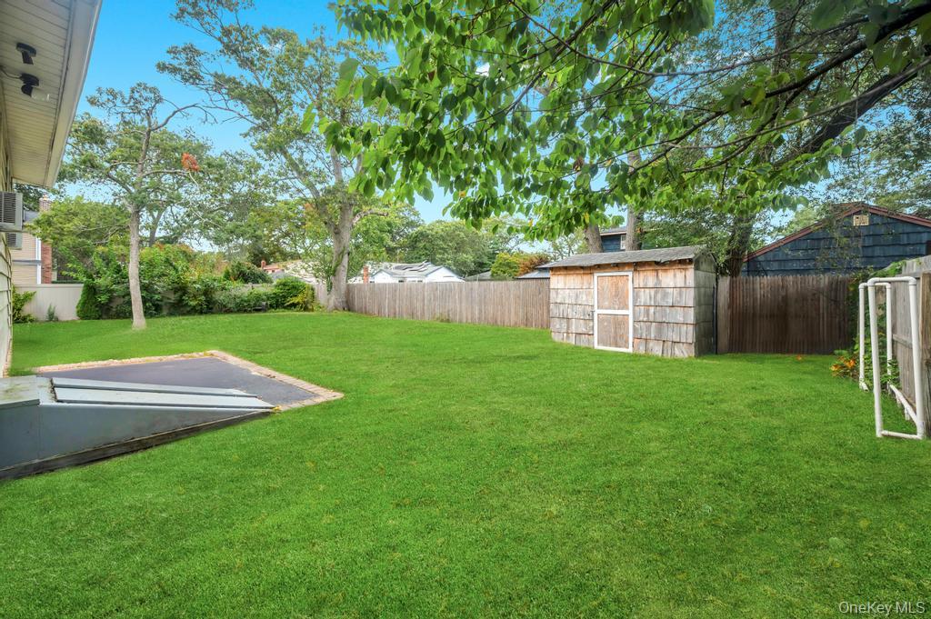 167 Officials Avenue, Holbrook, NY 11741