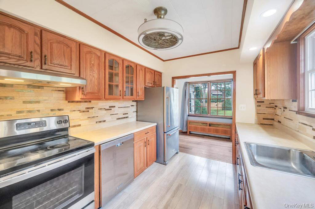 167 Officials Avenue, Holbrook, NY 11741