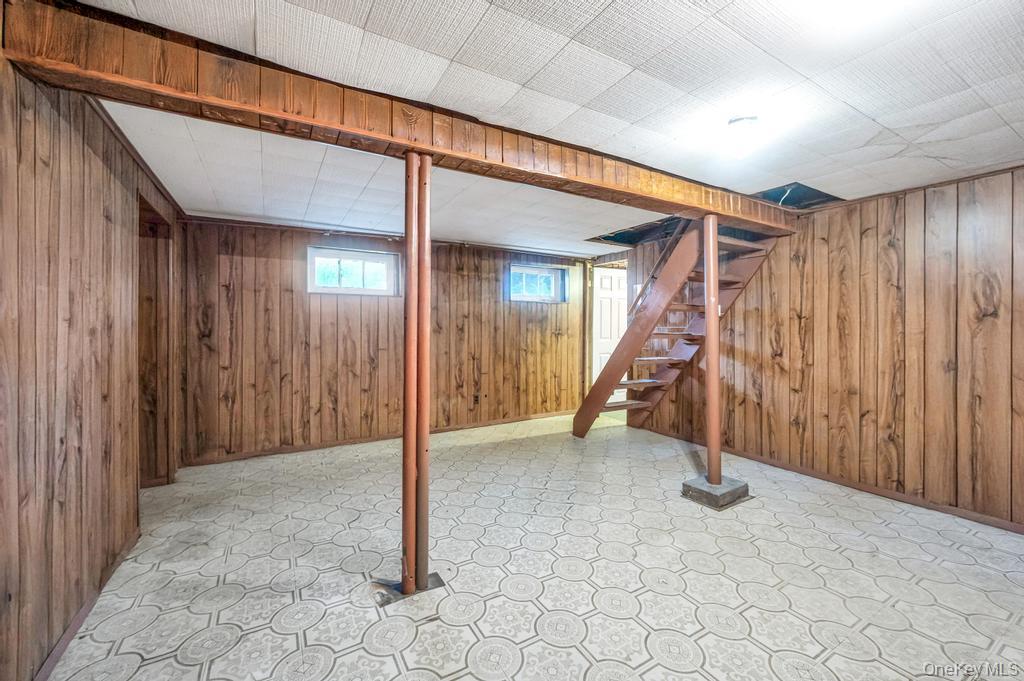 167 Officials Avenue, Holbrook, NY 11741