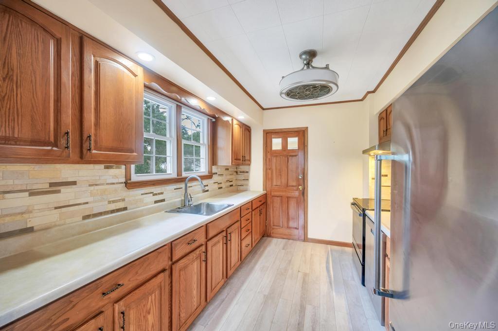 167 Officials Avenue, Holbrook, NY 11741