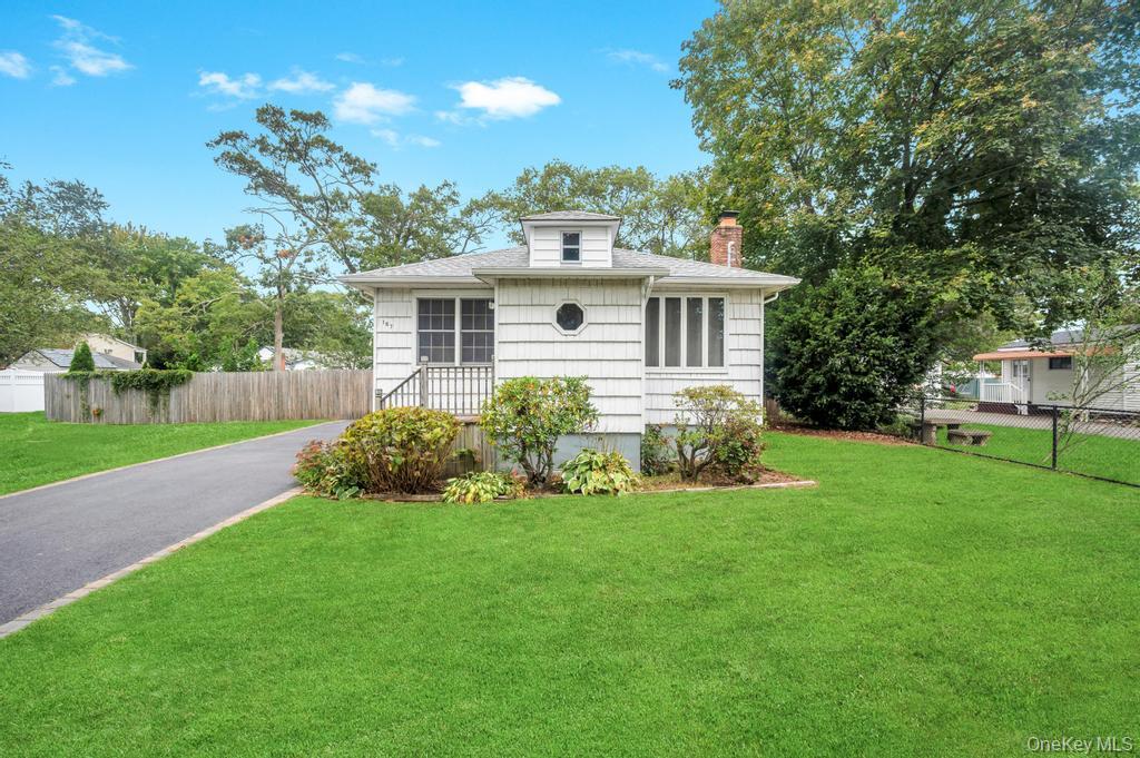 167 Officials Avenue, Holbrook, NY 11741