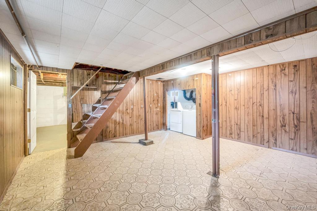 167 Officials Avenue, Holbrook, NY 11741