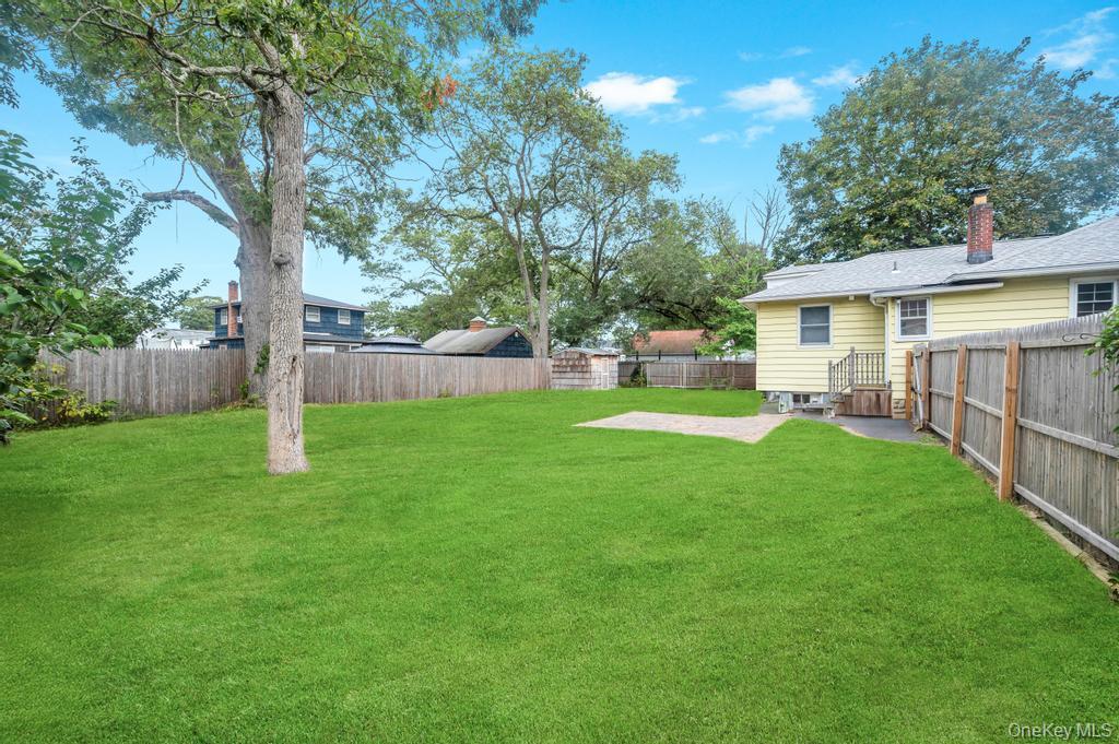 167 Officials Avenue, Holbrook, NY 11741