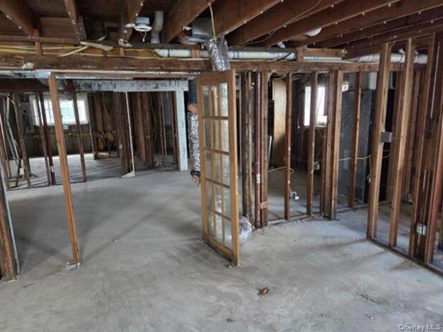 47 Monroe Street, Inwood, NY 11096