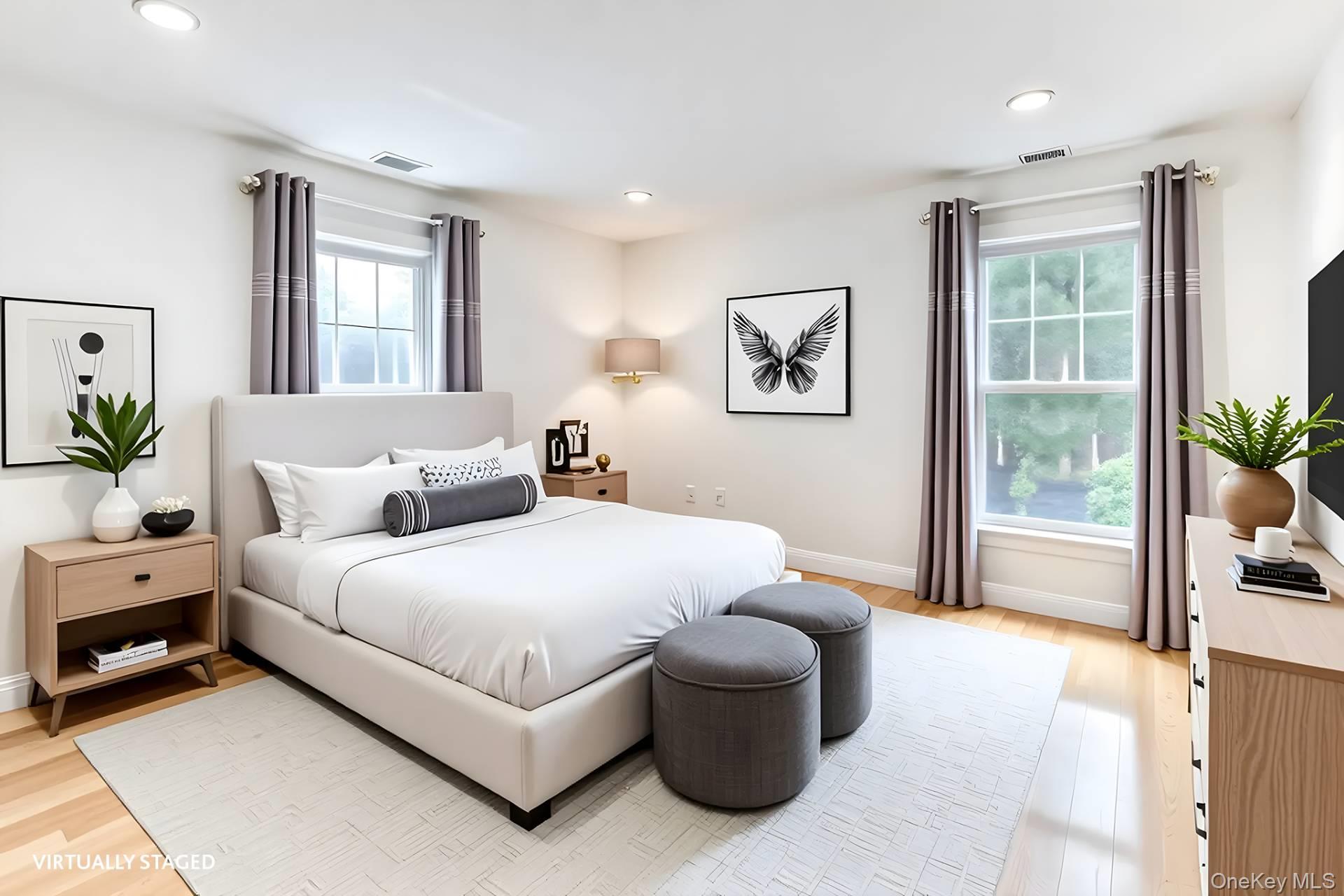 16 Hollyoak Avenue, East Hampton, NY 11937