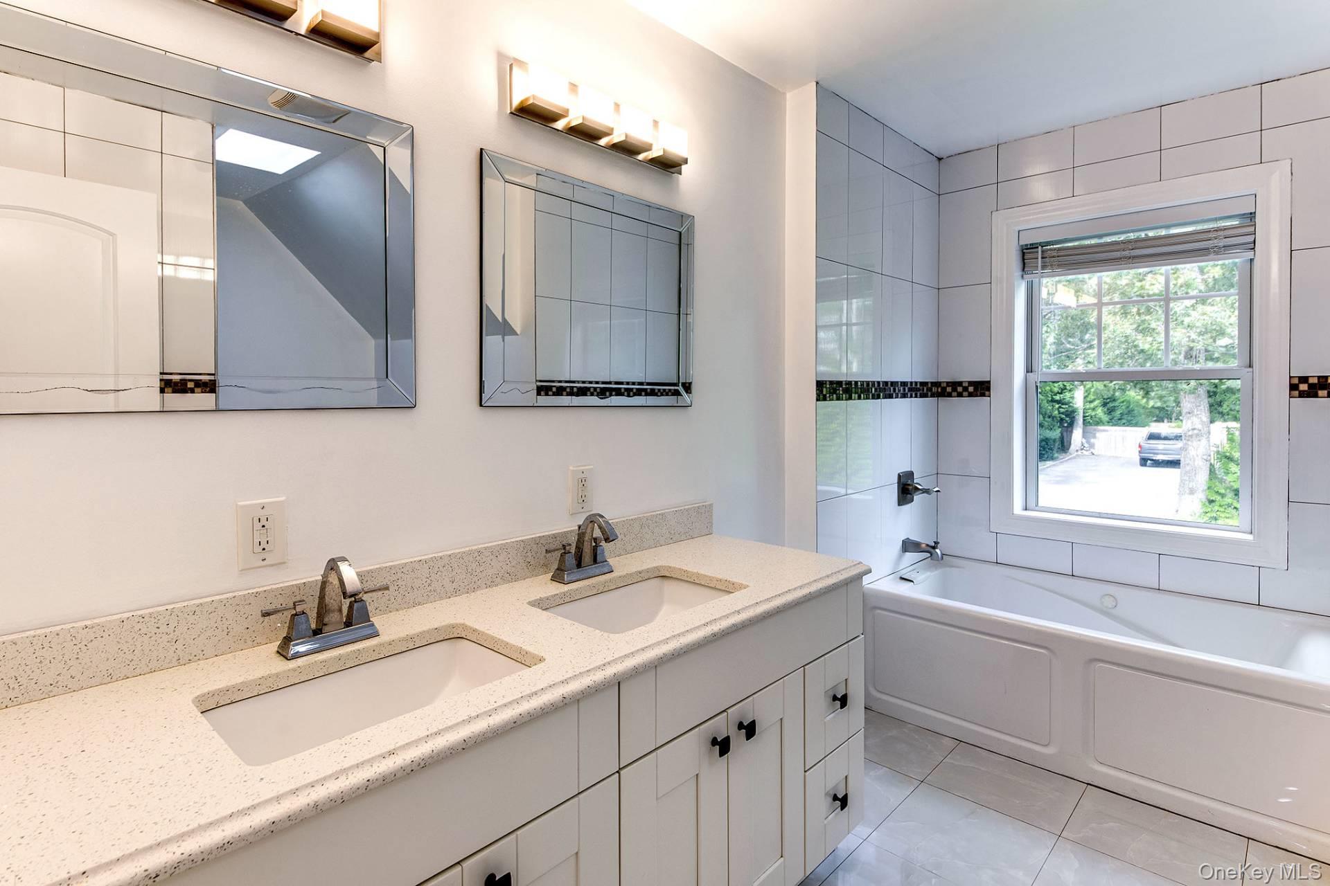 16 Hollyoak Avenue, East Hampton, NY 11937