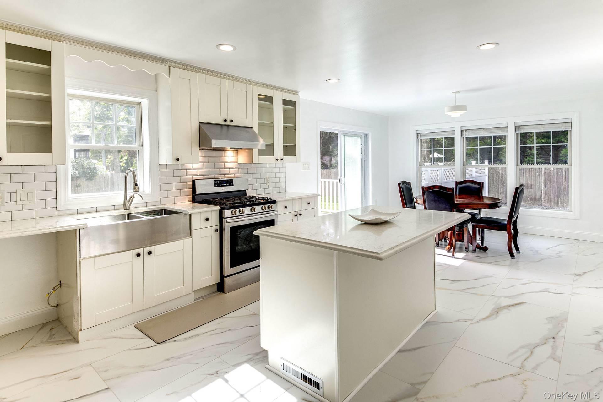 16 Hollyoak Avenue, East Hampton, NY 11937