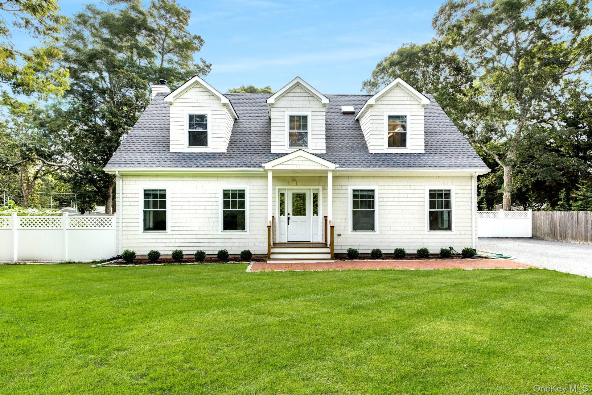 16 Hollyoak Avenue, East Hampton, NY 11937