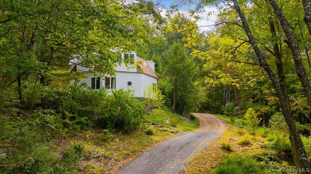 456 Oscawana Lake Road, Putnam Valley, NY 10579
