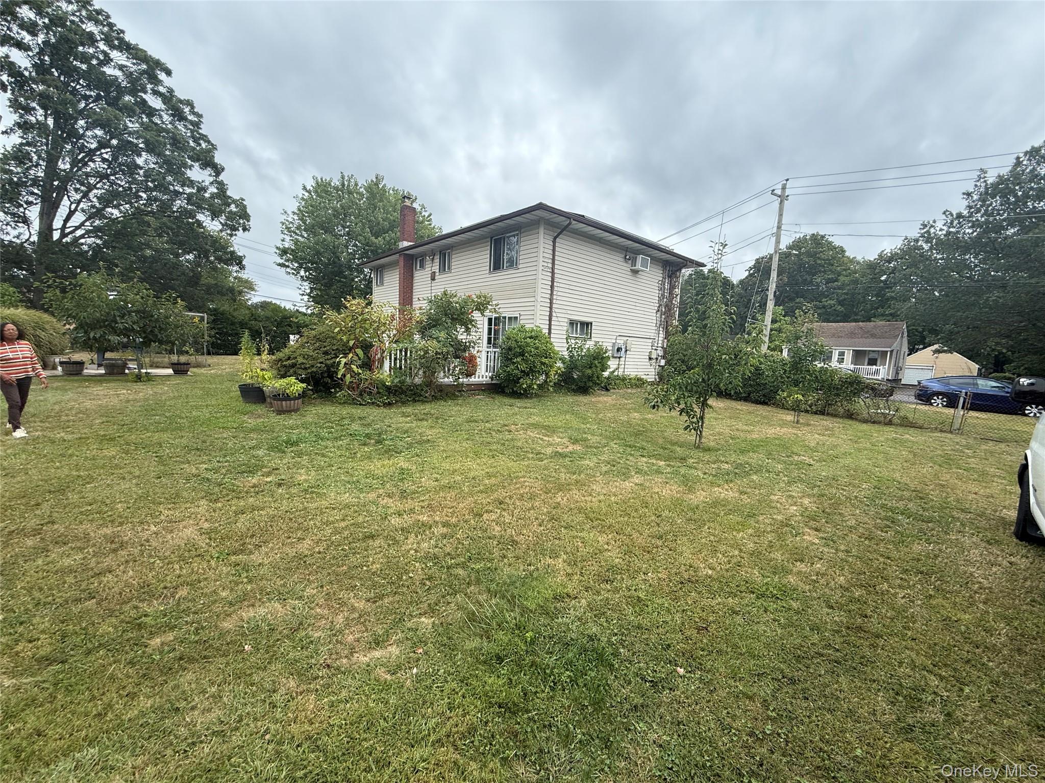 82 Schenectady Avenue, West Babylon, NY 11704