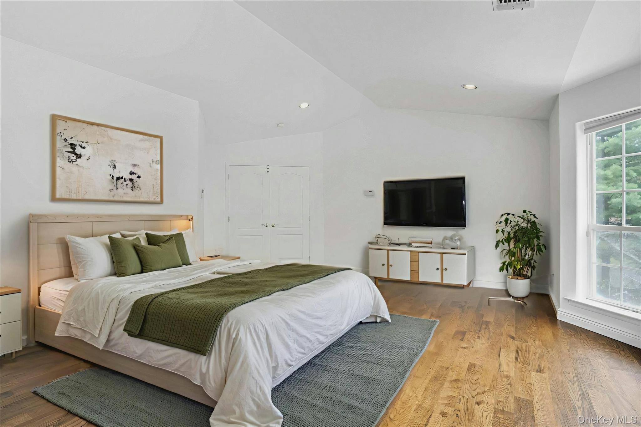 2 Wisteria Lane, Lake Grove, NY 11755