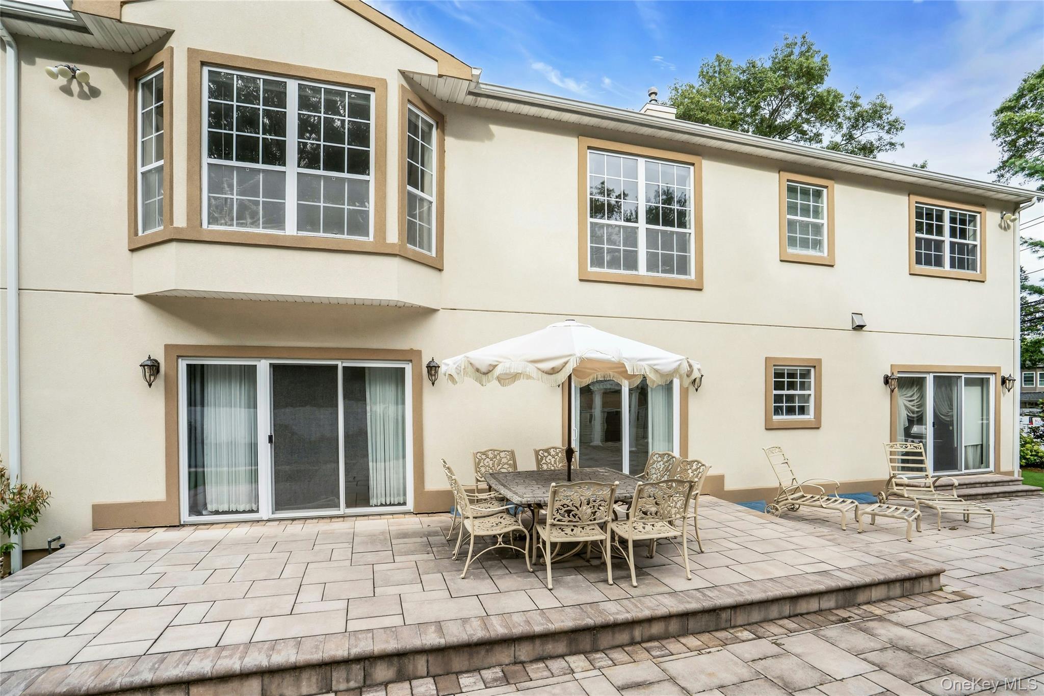 2 Wisteria Lane, Lake Grove, NY 11755