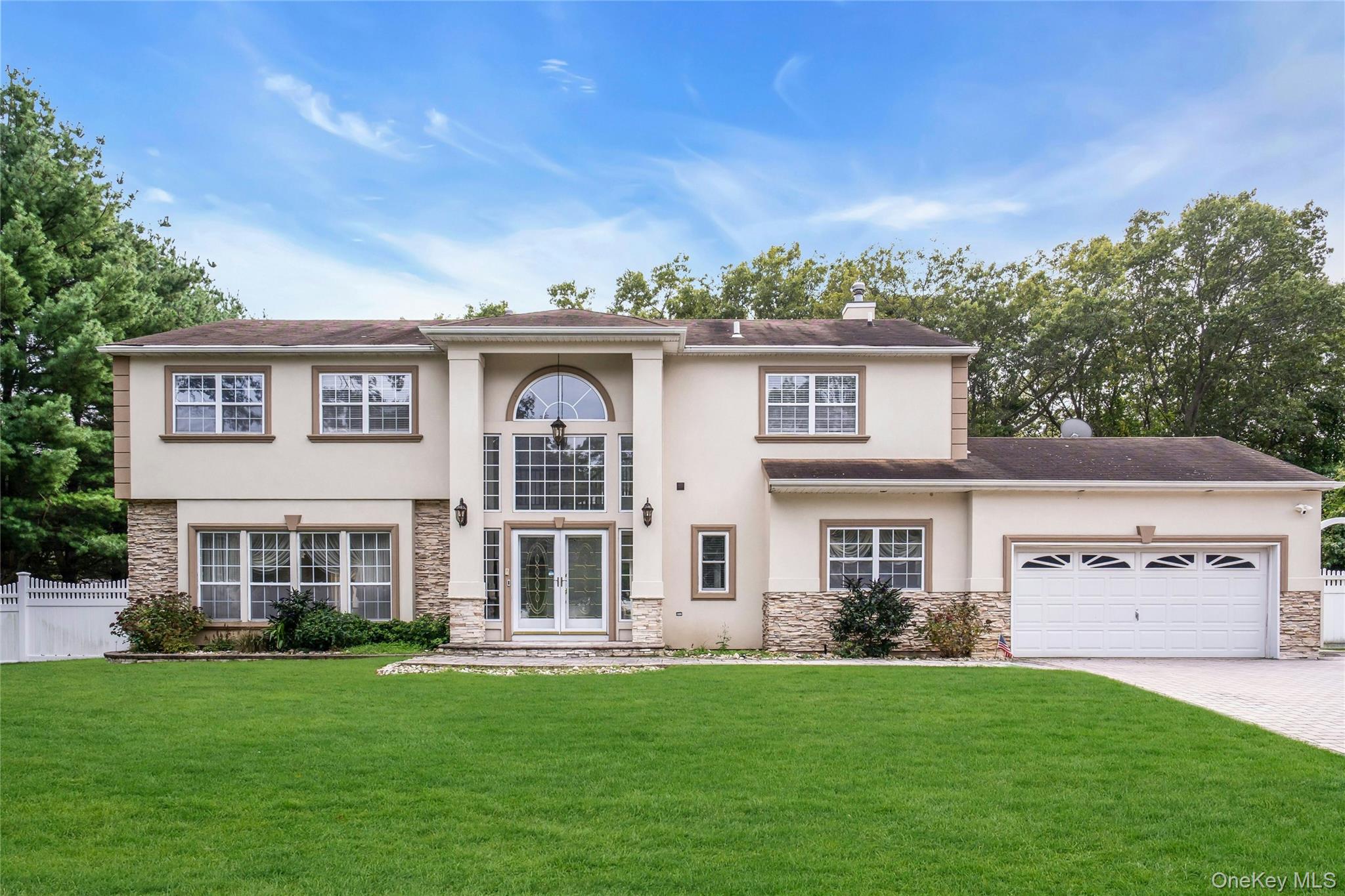 2 Wisteria Lane, Lake Grove, NY 11755