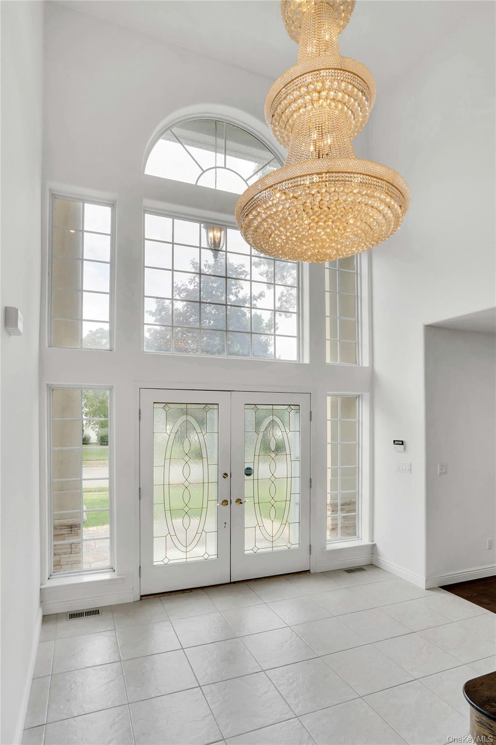 2 Wisteria Lane, Lake Grove, NY 11755