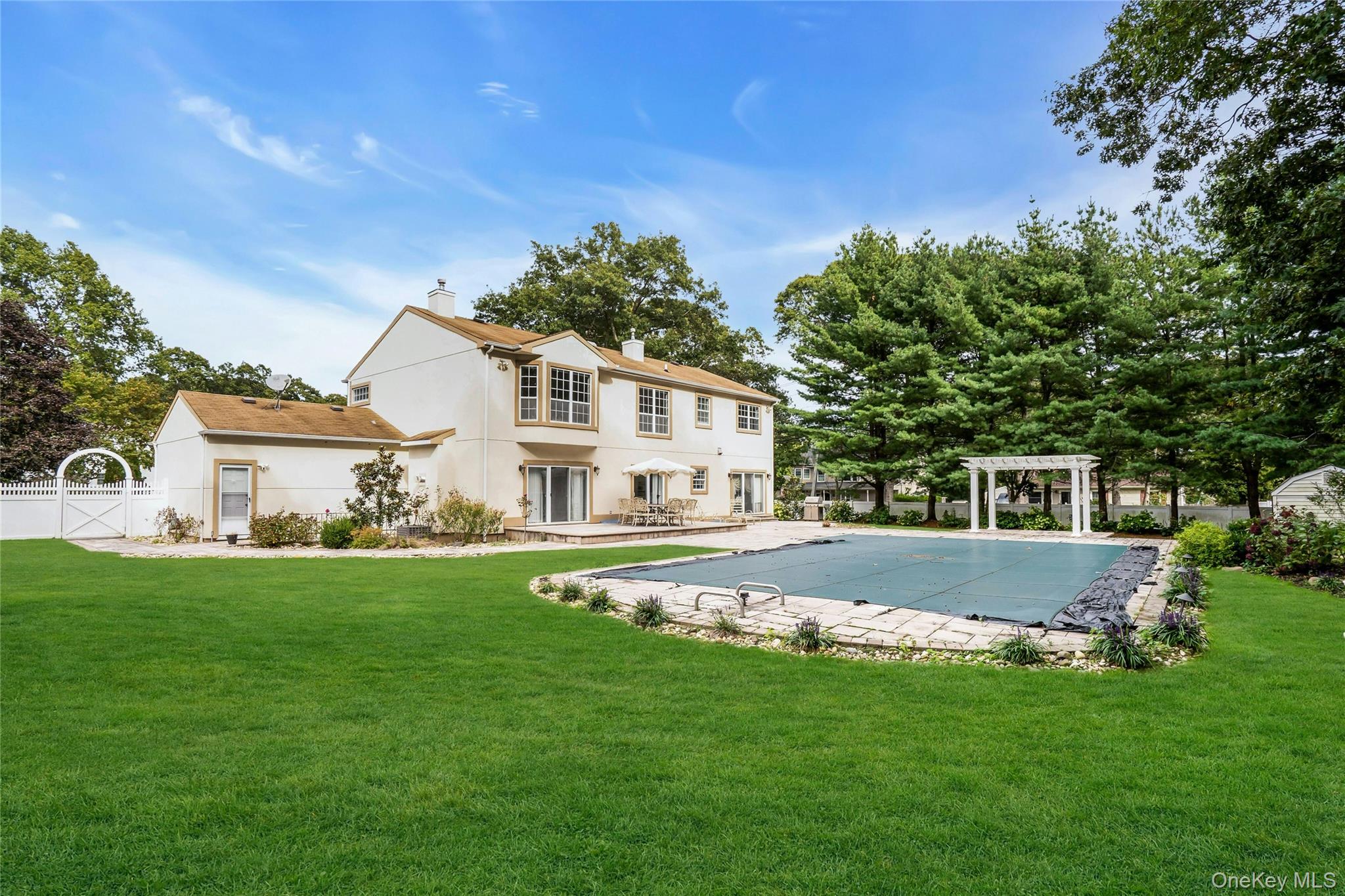 2 Wisteria Lane, Lake Grove, NY 11755