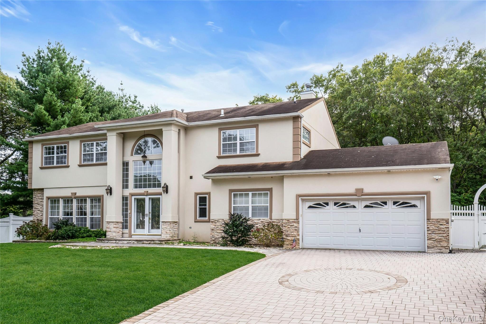 2 Wisteria Lane, Lake Grove, NY 11755