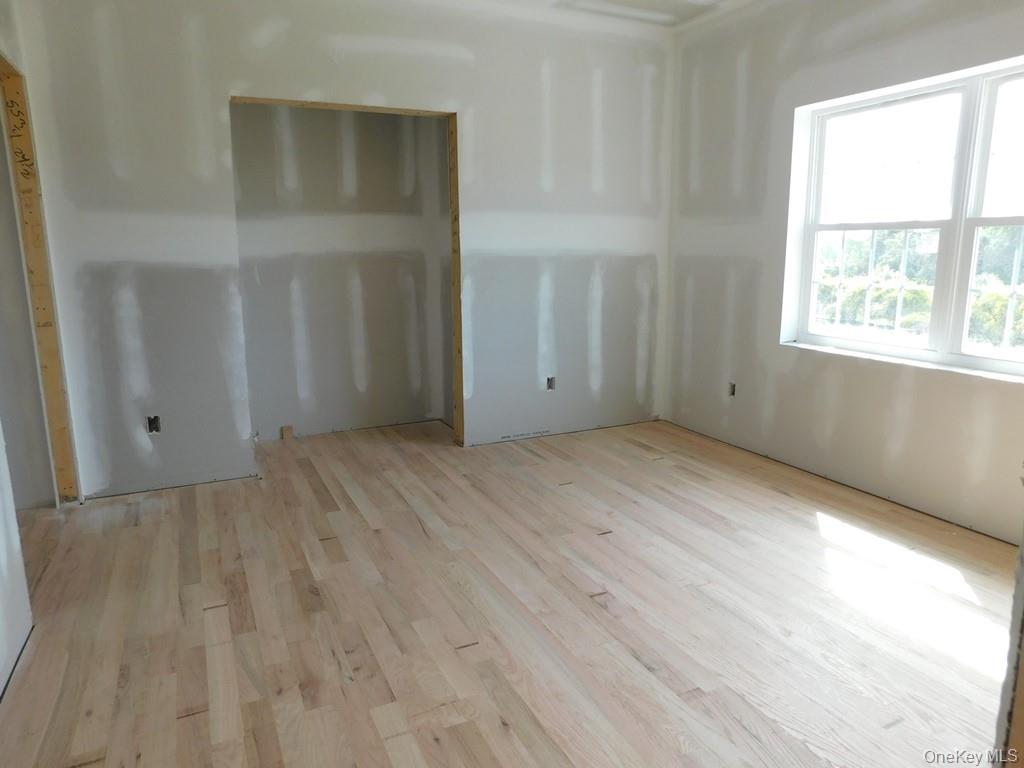 84 Quaker Street, Wallkill, NY 12589