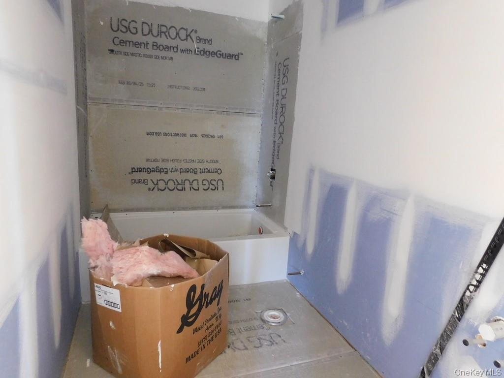 84 Quaker Street, Wallkill, NY 12589