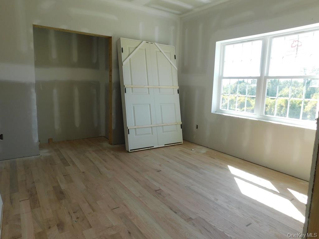 84 Quaker Street, Wallkill, NY 12589