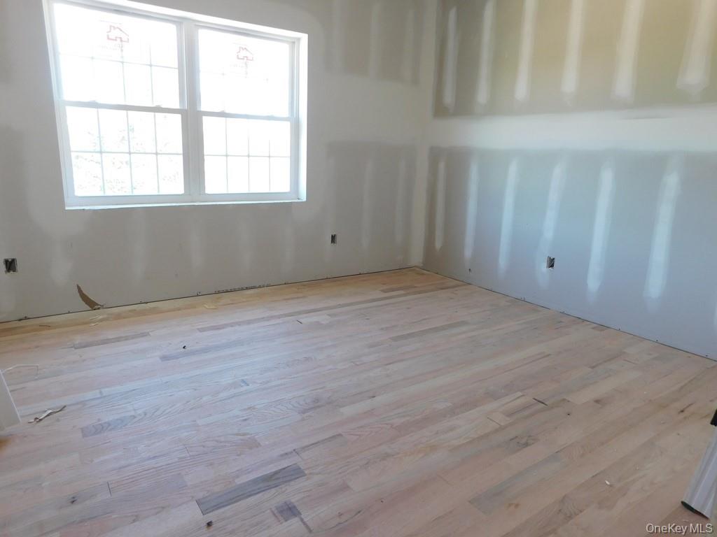 84 Quaker Street, Wallkill, NY 12589