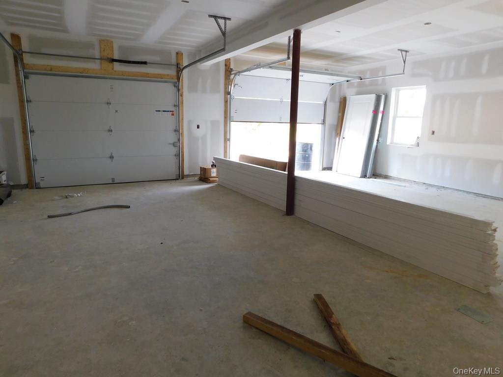 84 Quaker Street, Wallkill, NY 12589