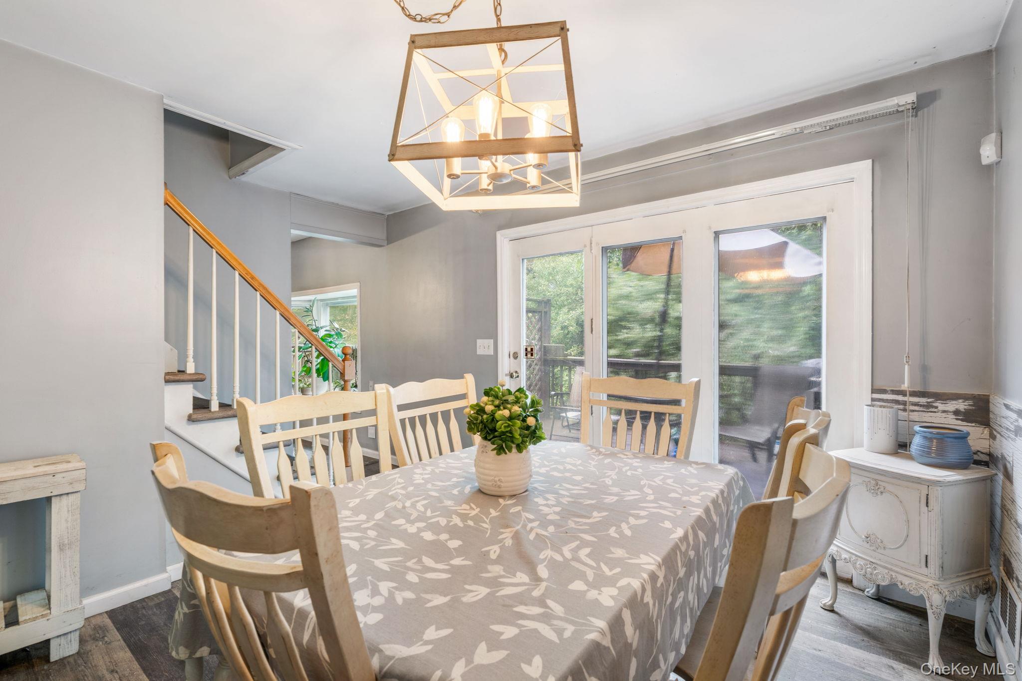 5 Windsor Court, Poughkeepsie, NY 12601